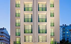 The Room Hotel & Apartments